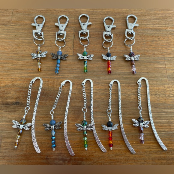 Handmade Red Bead Mix Dragonfly Bookmark with Silver Tone Hook - ideal Gift - Picture 6 of 6